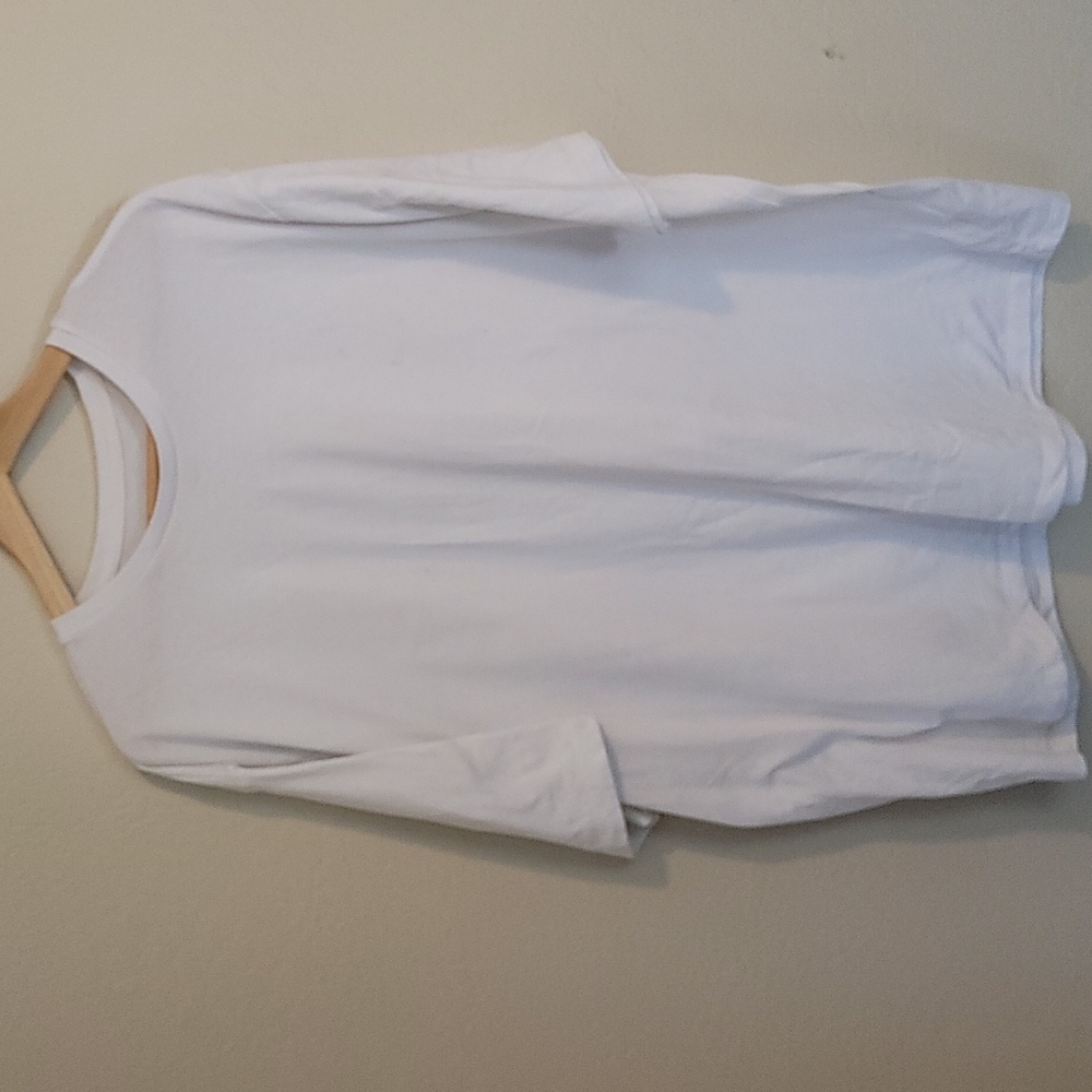 White t-shirt